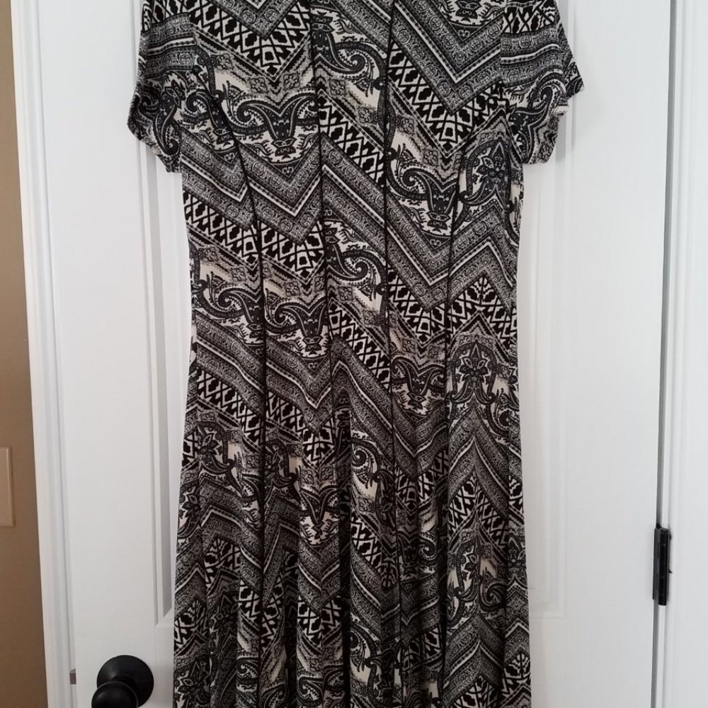 Dress - Picture 2 of 3
